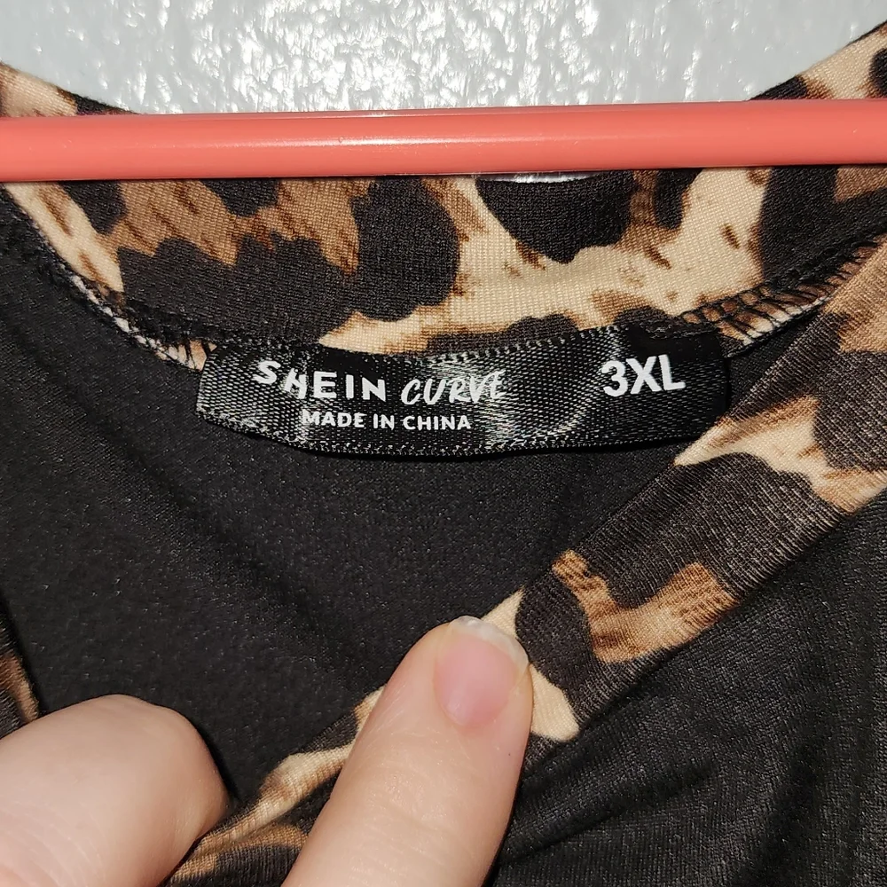Plus size top - Picture 3 of 3
